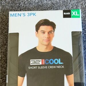 32° Cool Men’s Short Sleeve Crew Neck T-Shirt - Black